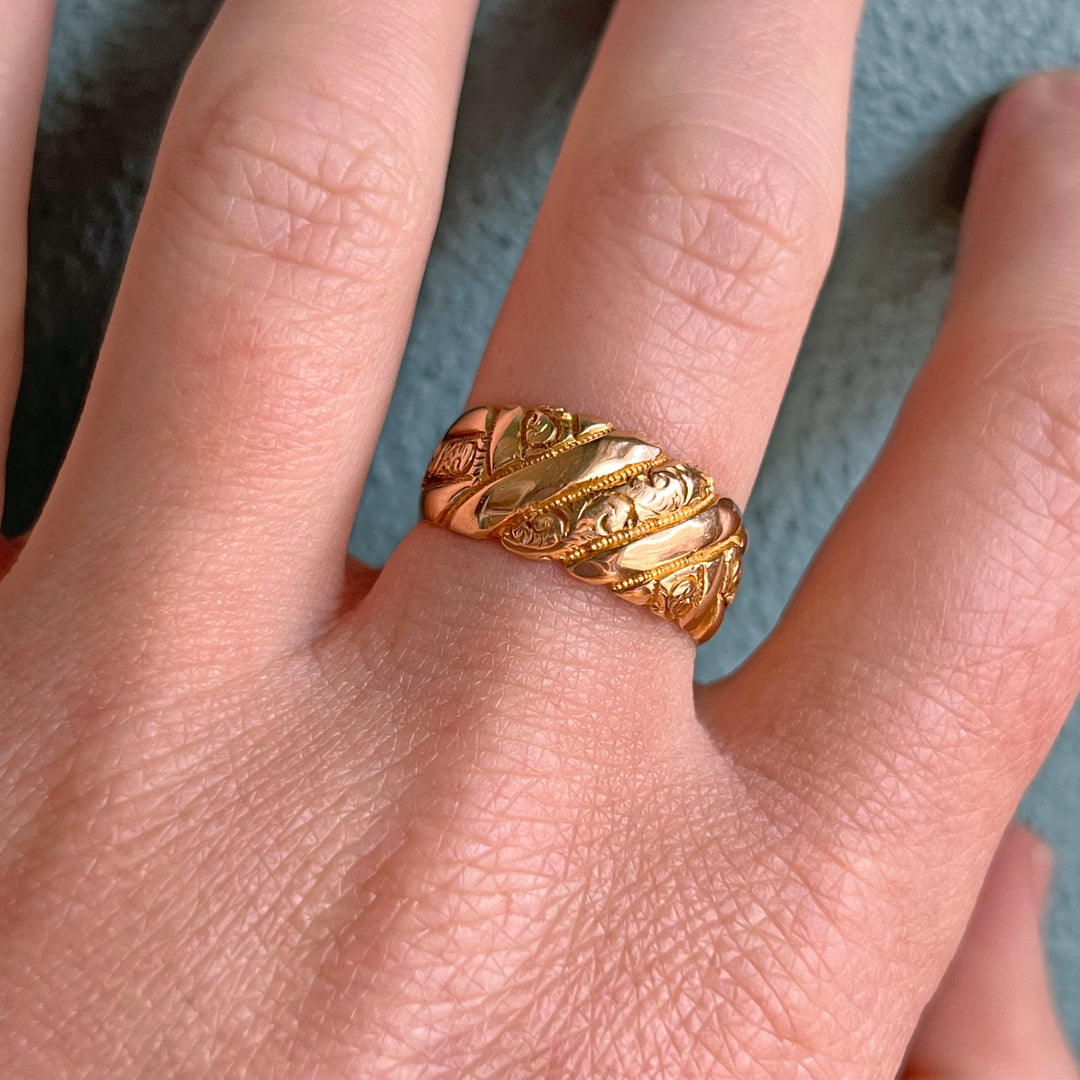 Antique Engraved Love Knot Ring, 18K Gold Chester 1904
