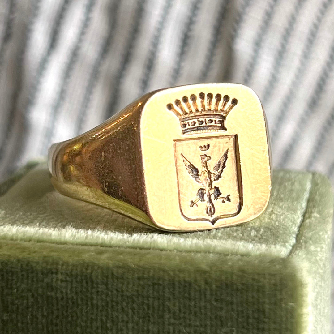 Antique Gold French Intaglio Signet Ring 18 Karat c. 1890