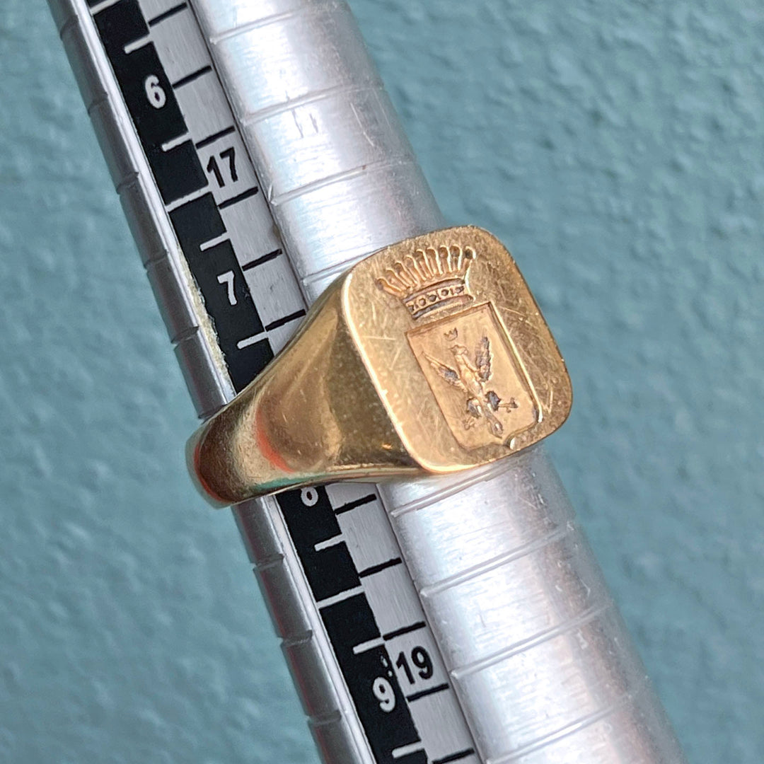 Antique Gold French Intaglio Signet Ring 18 Karat c. 1890