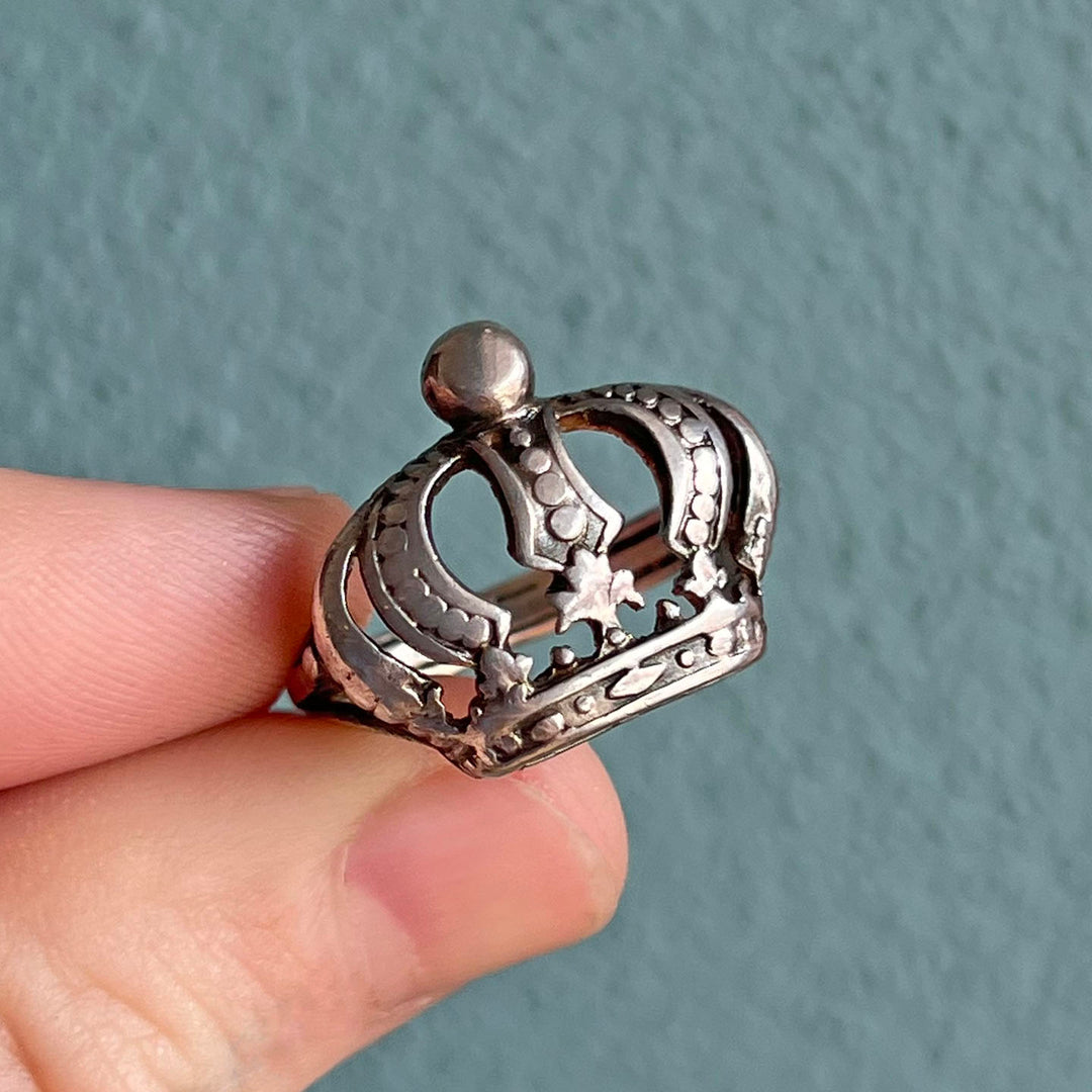 Antique Victorian Silver Engraved Crown Ring, c. 1900