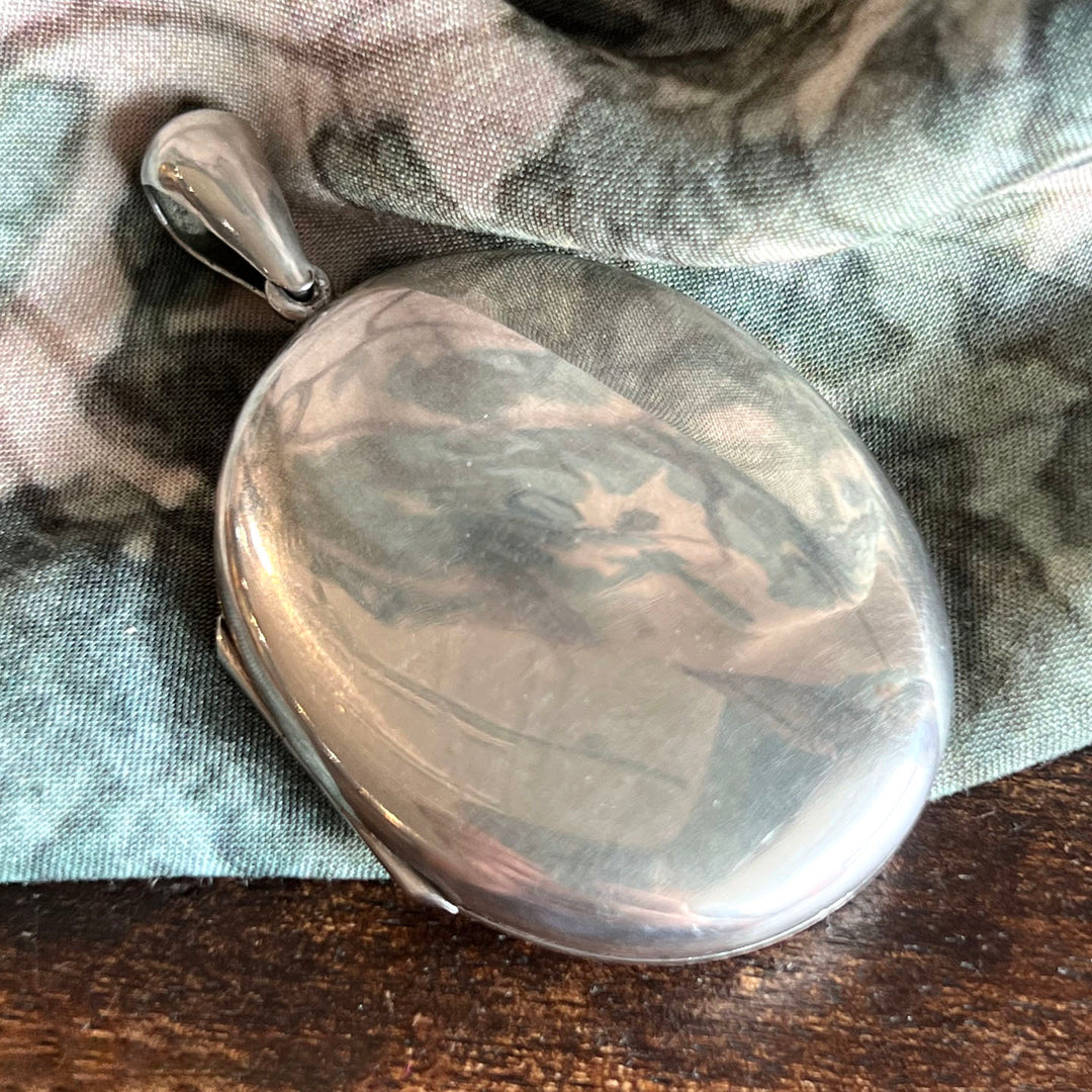 Antique Victorian Silver Locket Clover Engraved with Woven Hair Interior c.1880