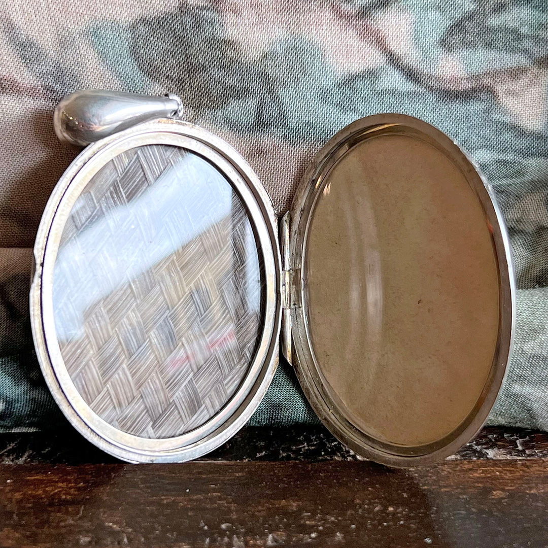 Antique Victorian Silver Locket Clover Engraved with Woven Hair Interior c.1880