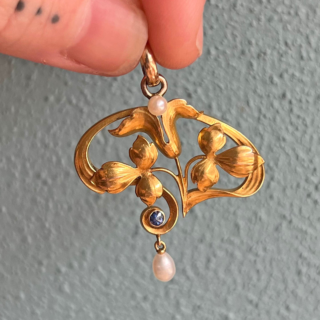 Art Nouveau Gold Pendant Sapphire Pearl c. 1910
