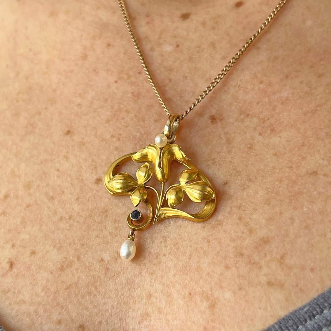 Art Nouveau Gold Pendant Sapphire Pearl c. 1910