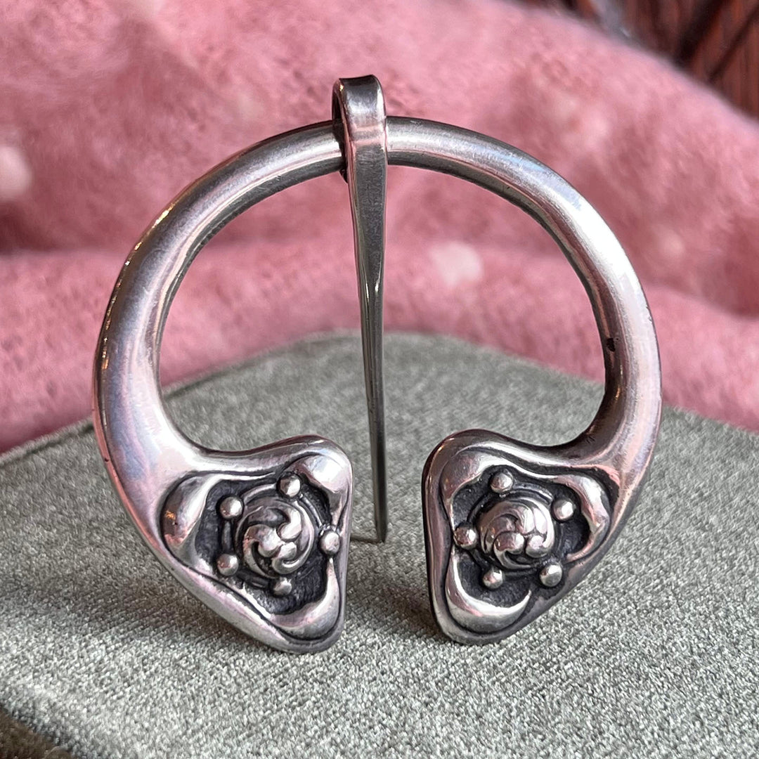 Antique Arts & Crafts Silver Penannular Brooch by Alexander Ritchie, 1908