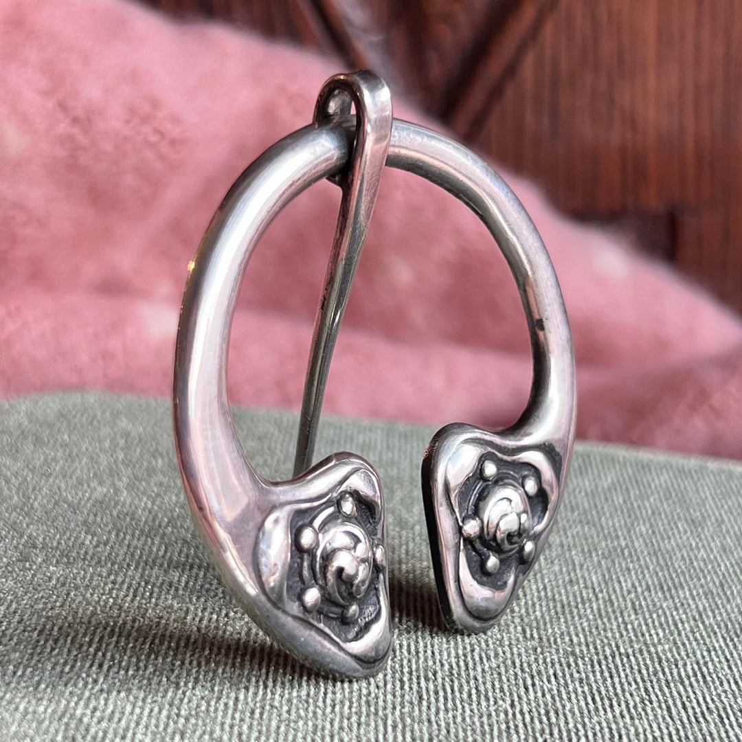 Antique Arts & Crafts Silver Penannular Brooch by Alexander Ritchie, 1908