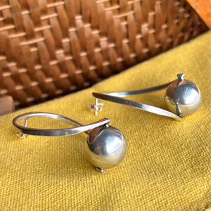 Vintage Funky Kinetic Silver Earrings