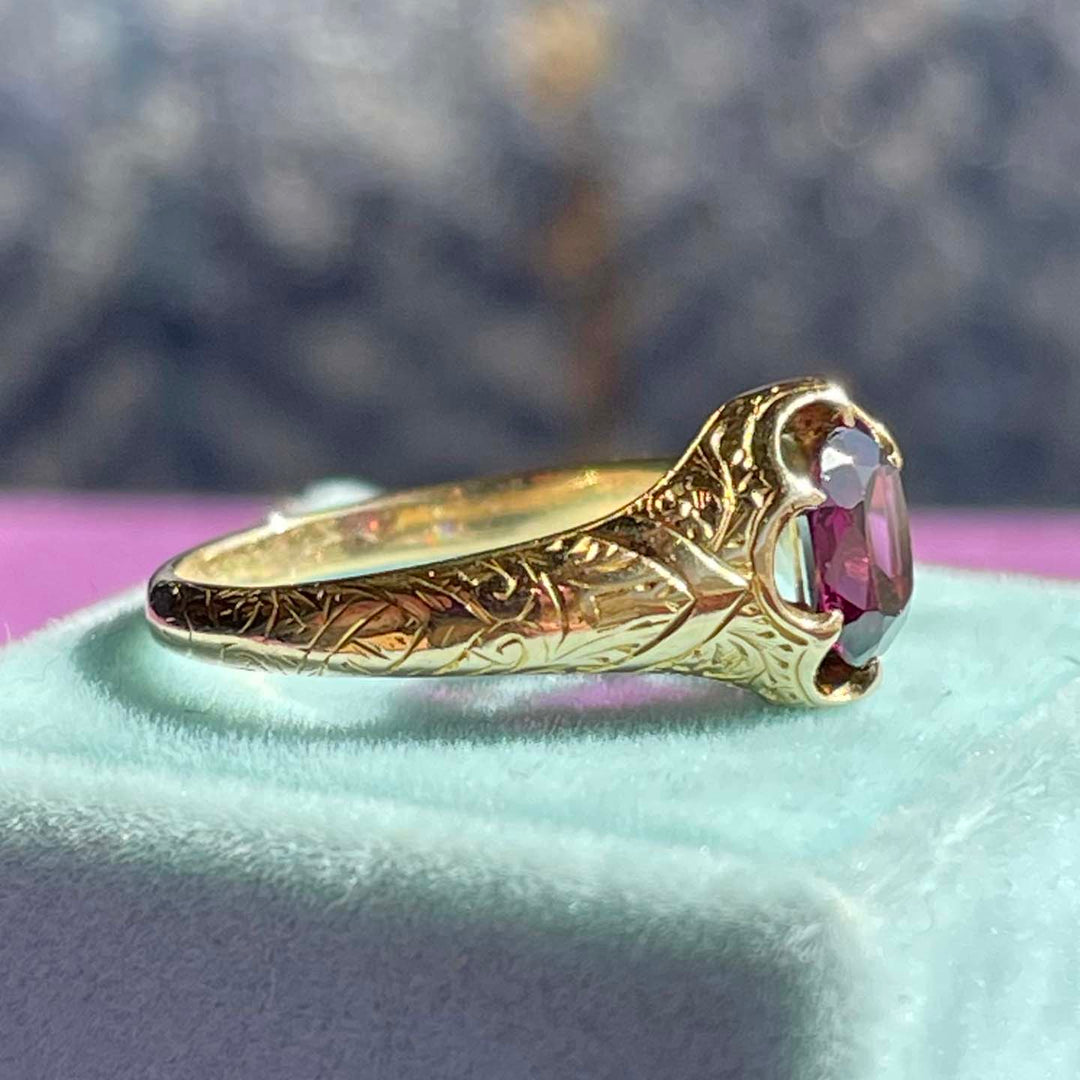 Antique Victorian Garnet Ring with Lovely Engraving 15k Gold
