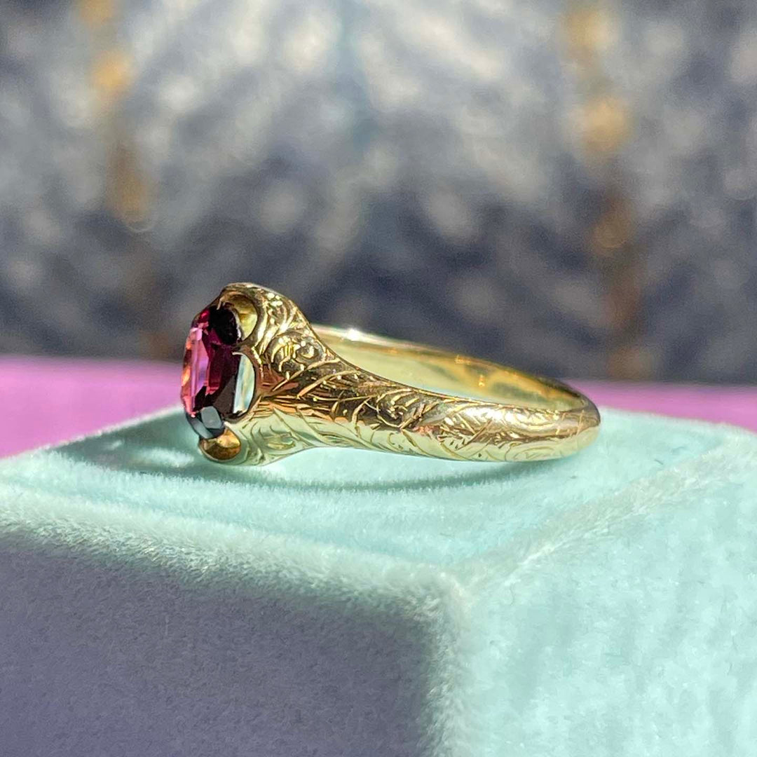 Antique Victorian Garnet Ring with Lovely Engraving 15k Gold