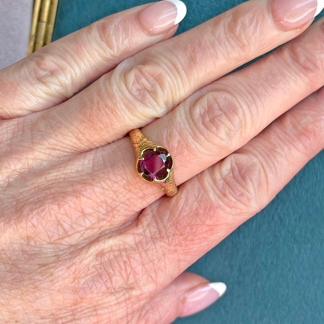 Antique Victorian Garnet Ring with Lovely Engraving 15k Gold