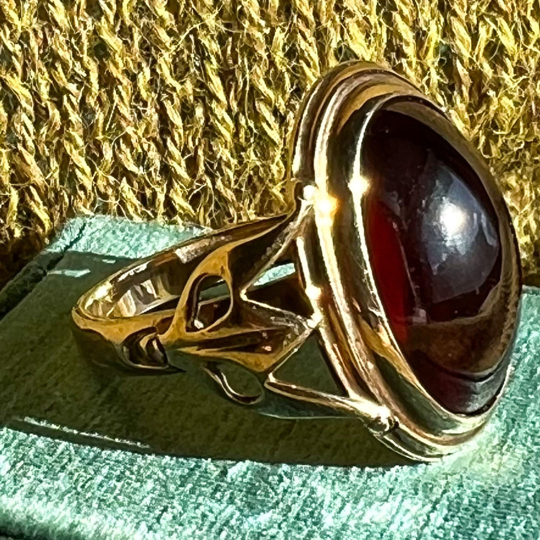 Vintage Cabochon Garnet Ring 9k Gold Edinburgh 1987