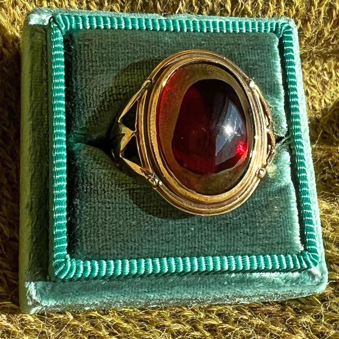 Vintage Cabochon Garnet Ring 9k Gold Edinburgh 1987