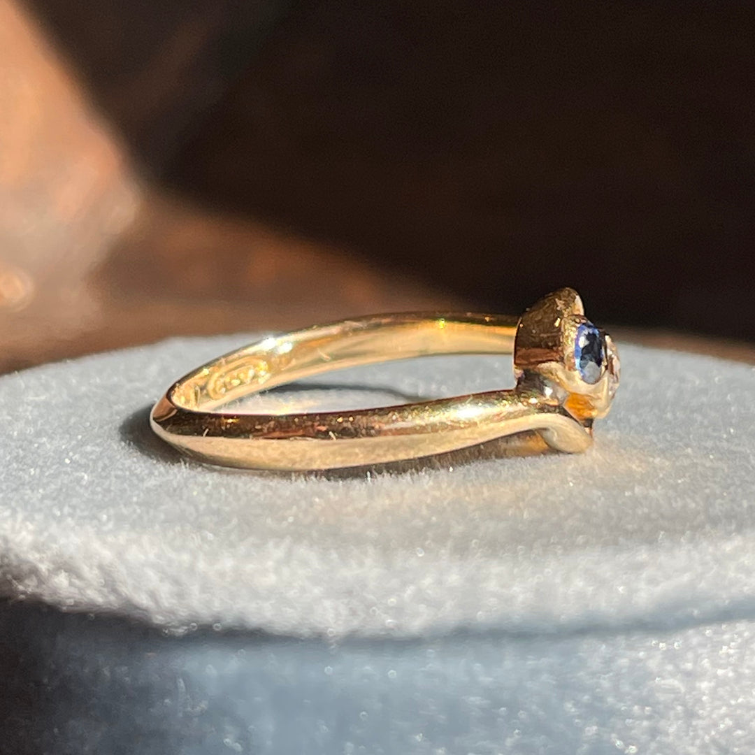Edwardian Bypass Ring with Sapphire and Diamond in 18k Gold, Birmingham 1917