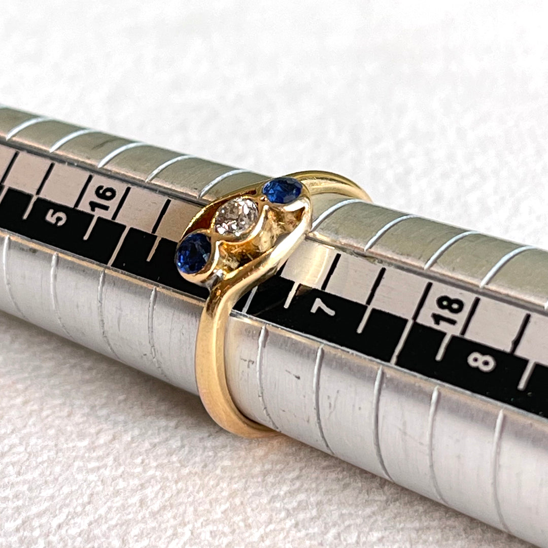Edwardian Bypass Ring with Sapphire and Diamond in 18k Gold, Birmingham 1917
