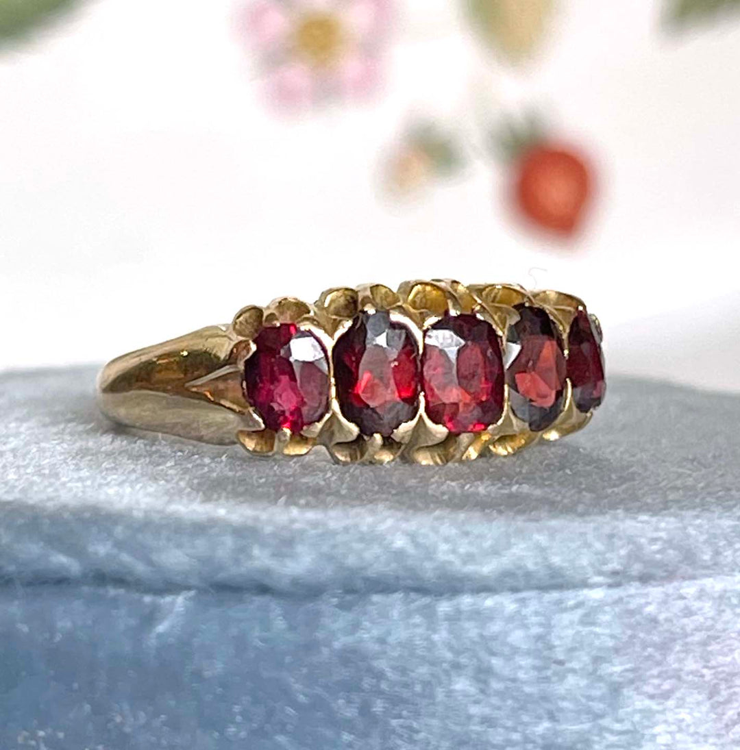Antique Victorian 18k Gold 5 Stone Garnet Ring