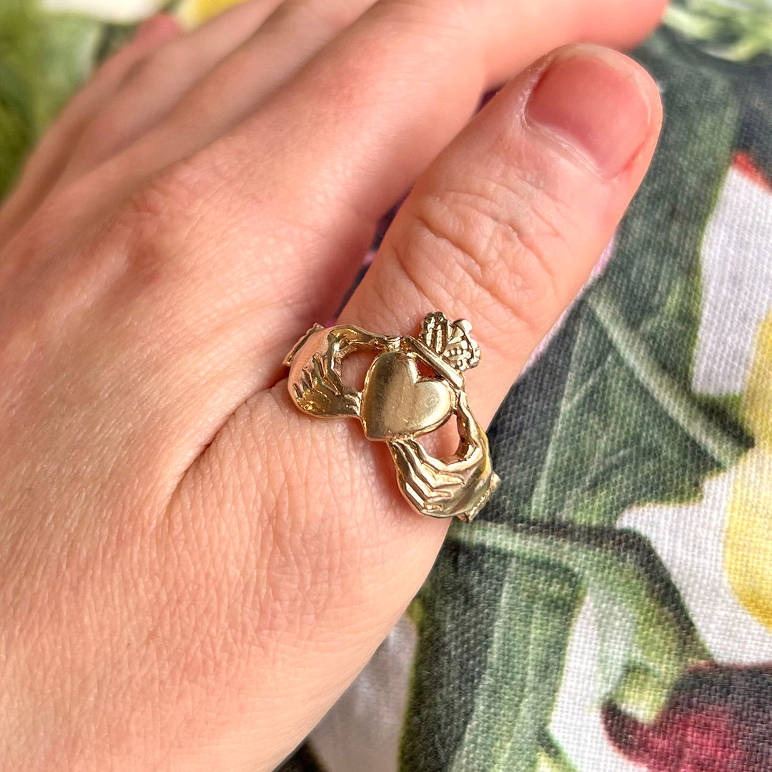 Vintage 9k Gold Men's Claddagh Ring London 1995