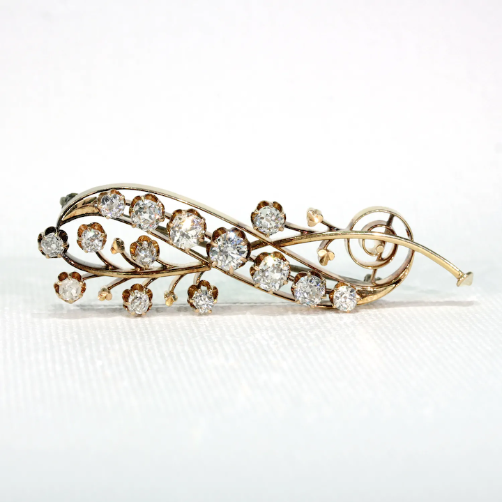 Antique 3cttw Diamond Brooch in 18k Gold