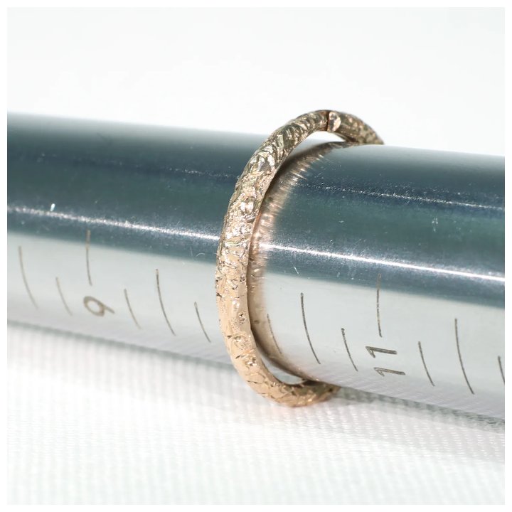 Antique Chased Victorian Gold Split Ring