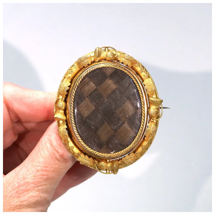 Early Victorian Gold Hair Memorial Brooch Thistles 15k