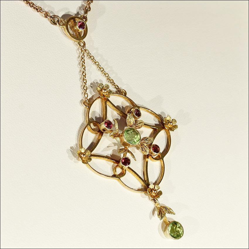 Antique Edwardian Peridot and Garnet Necklace in 9k Gold