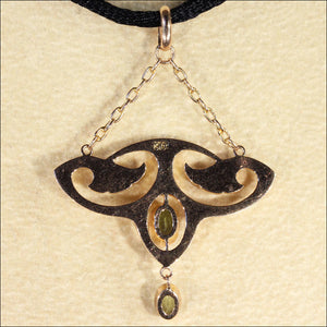 Antique Art Nouveau Peridot Pendant in 9k Gold, English c. 1900