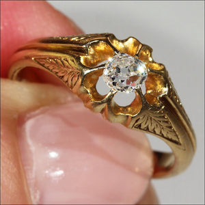 Antique Victorian Diamond Solitaire Ring in 18k Gold
