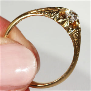Antique Victorian Diamond Solitaire Ring in 18k Gold