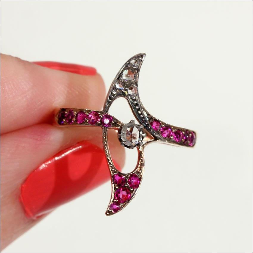 Antique Ruby and Diamond Art Nouveau Ring in 18k Gold