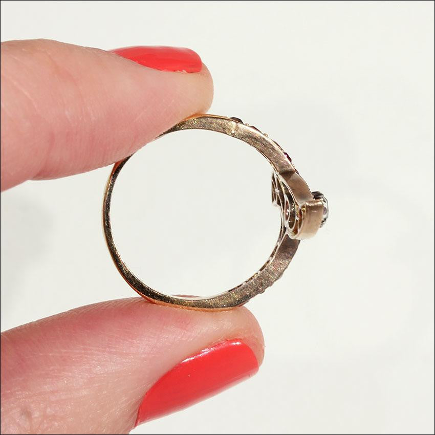 Antique Ruby and Diamond Art Nouveau Ring in 18k Gold