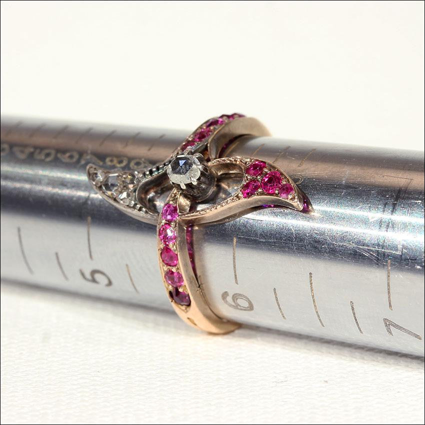 Antique Ruby and Diamond Art Nouveau Ring in 18k Gold