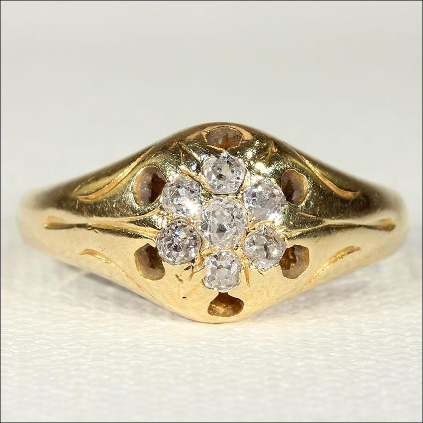 Antique Victorian Diamond Cluster Ring with .3 ctw in 18k Gold