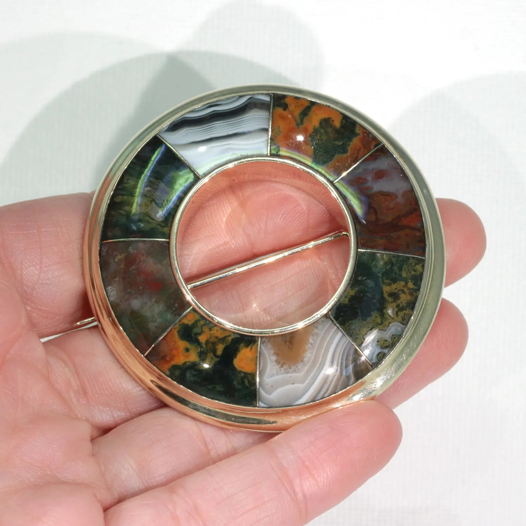 Victorian Gold Agate Scottish Circle Brooch Kilt Pin Badge