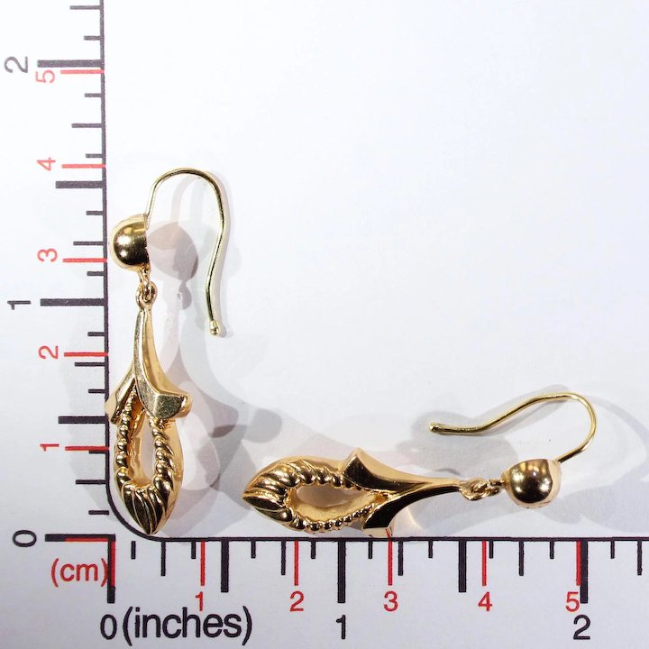 Vintage 1940s 18 Karat Gold Dangle Earrings