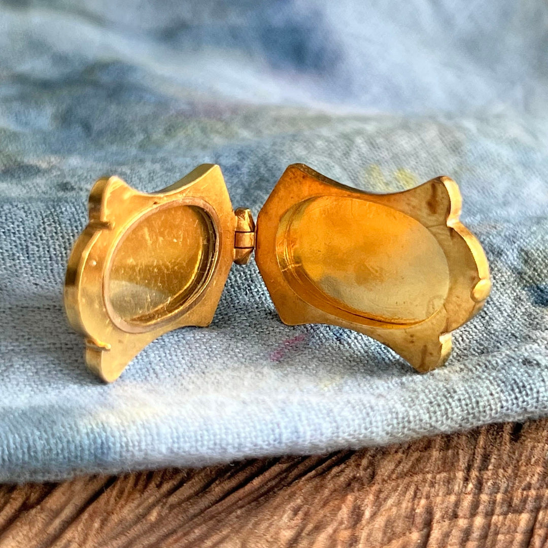 Antique keepsake locket in rich gold
