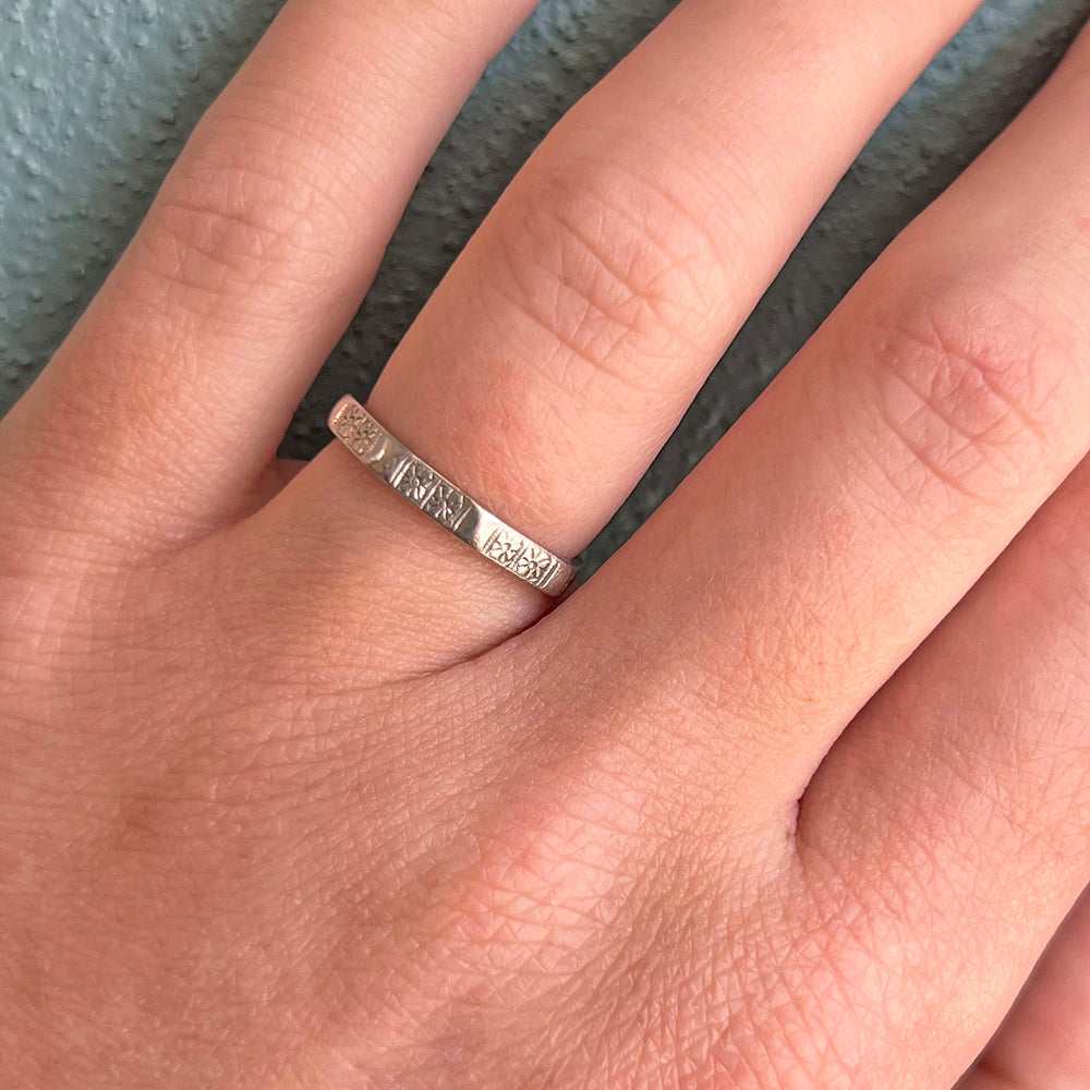 Antique Art Deco Engraved Band Ring Platinum, c.1920