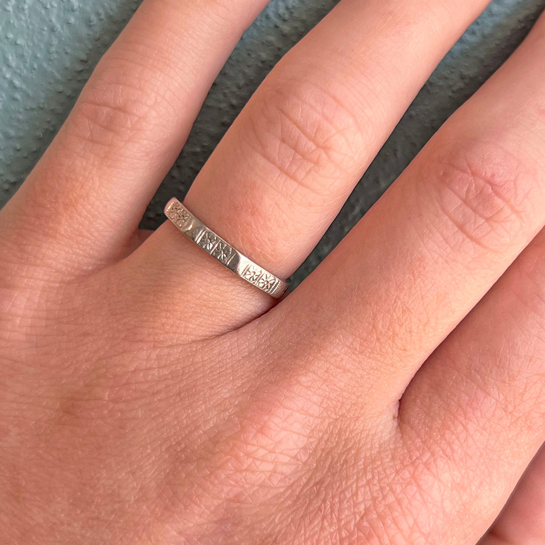 Antique Art Deco Engraved Band Ring Platinum, c.1920