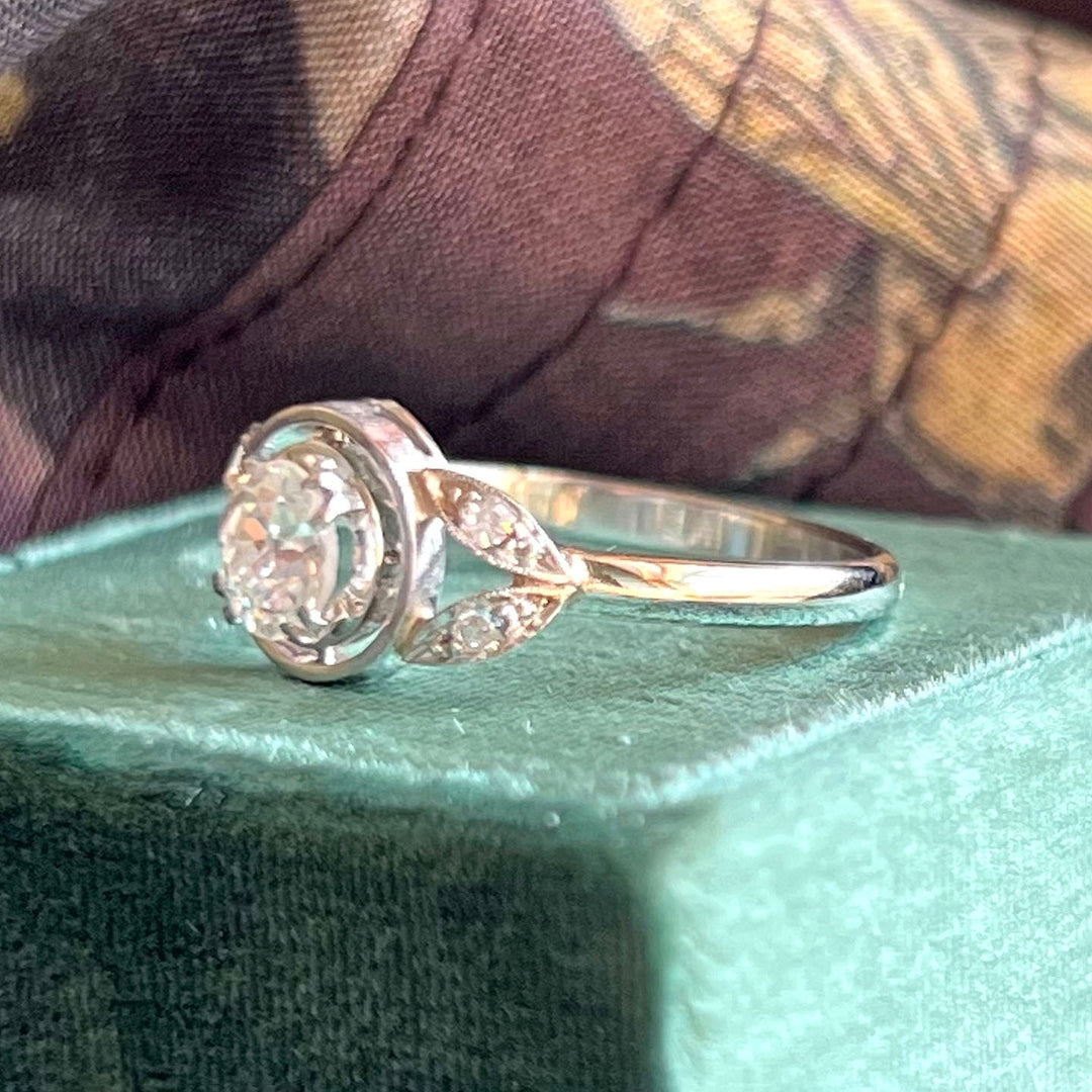 Art Deco solitaire diamond ring band detail