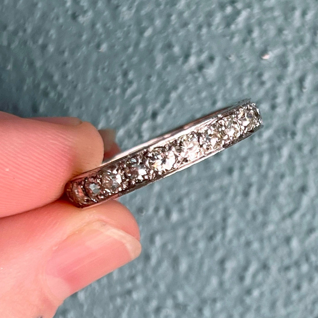 Art Deco diamond band geometric design detail