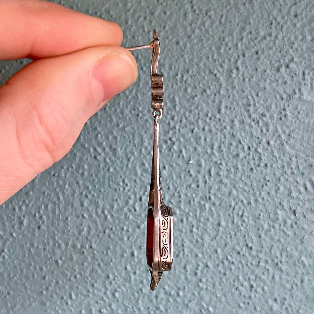 Side profile of Art Deco drop earrings