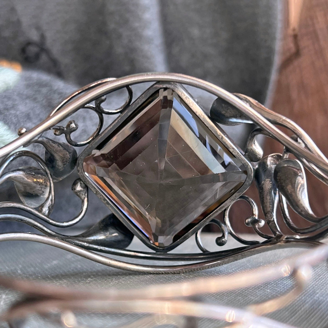 Close view of quartz set silver bangle