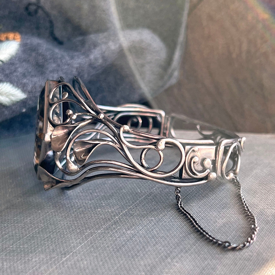Side profile of antique quartz bangle