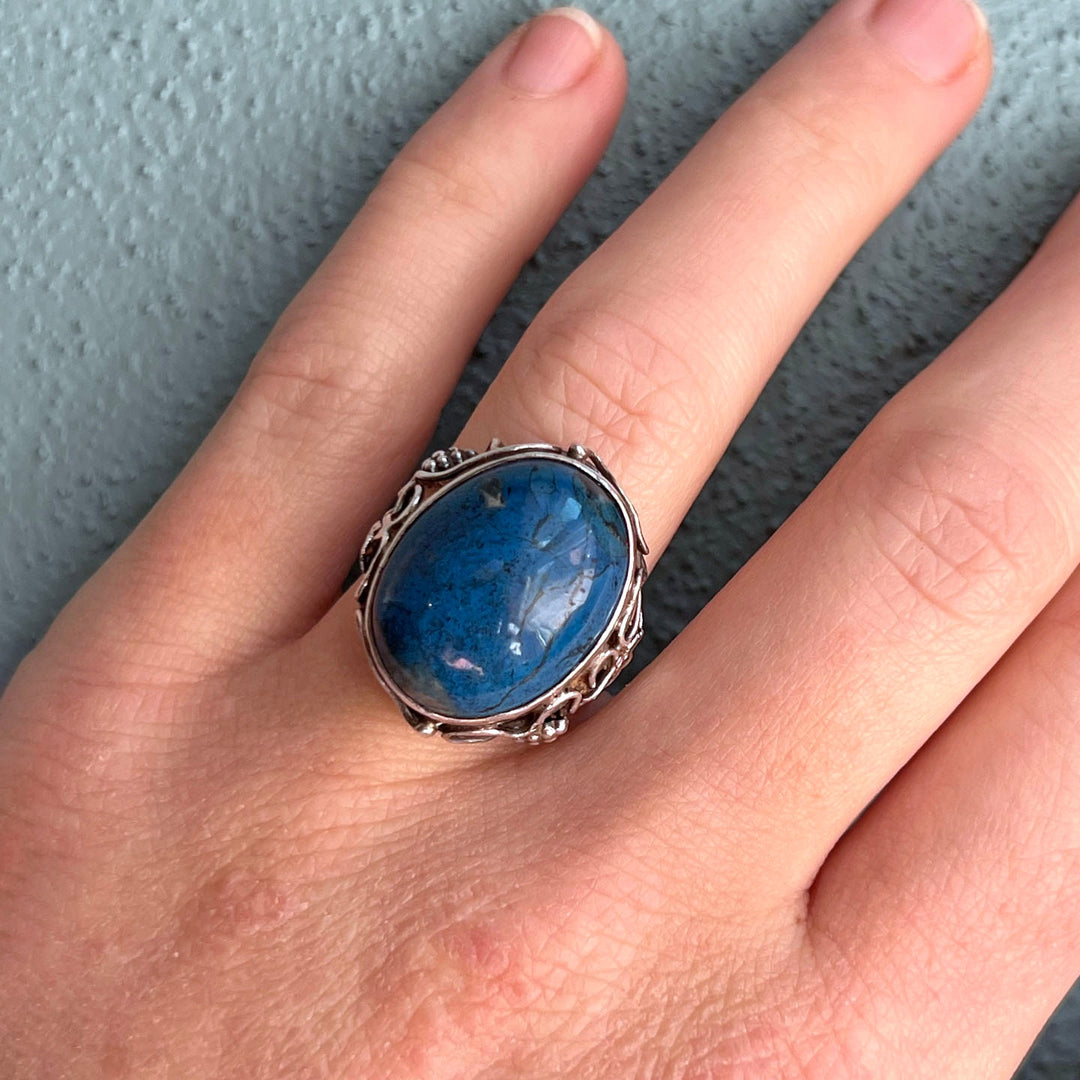 Silver blue agate ring worn on hand antique style