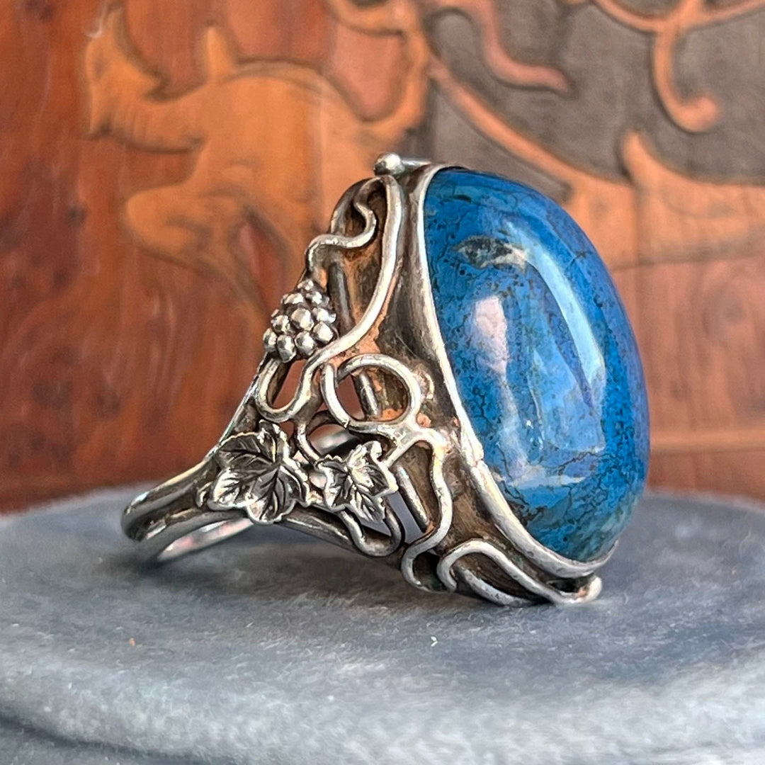 Side view handcrafted silver agate ring design