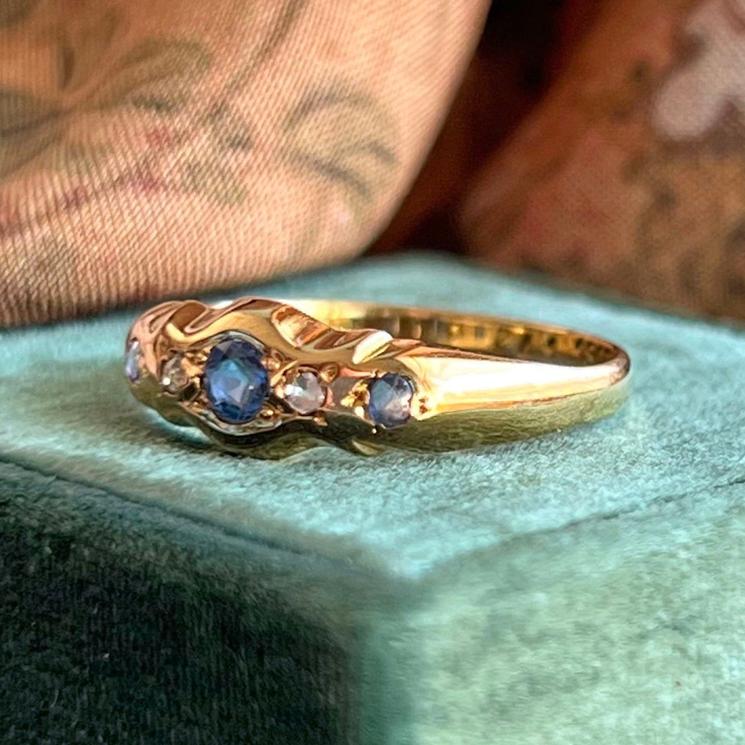 Side view antique sapphire diamond ring 18k gold band
