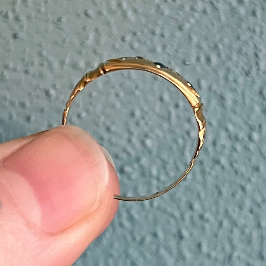 Side view antique sapphire diamond ring 18k gold band