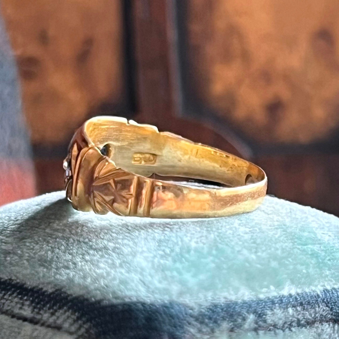 Side view antique sapphire diamond ring 18k gold band