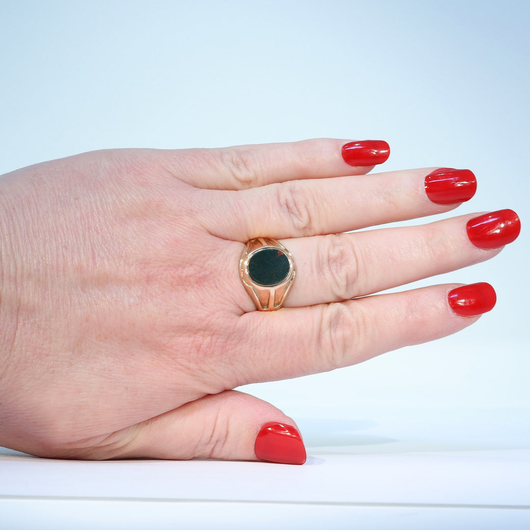 Chester hallmarked 9 karat gold signet ring