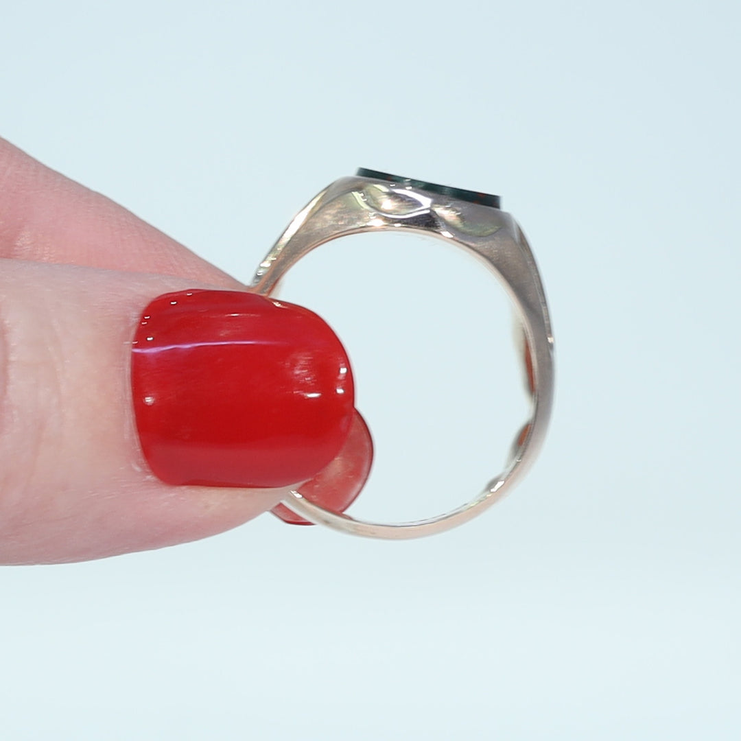 Chester hallmarked 9 karat gold signet ring