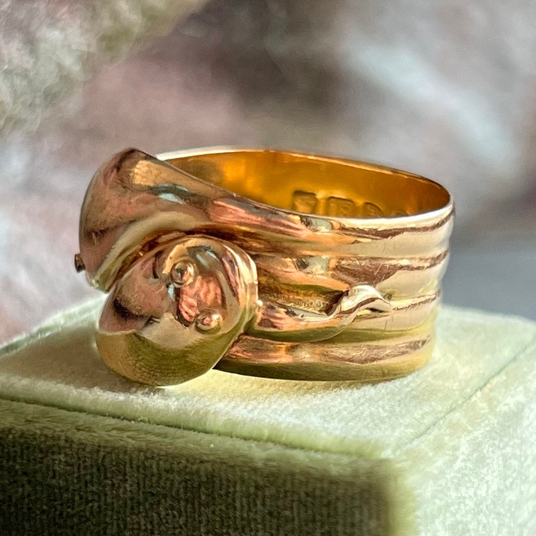 Antique Edwardian Double Snake Ring in 18 Karat Gold, Chester 1907