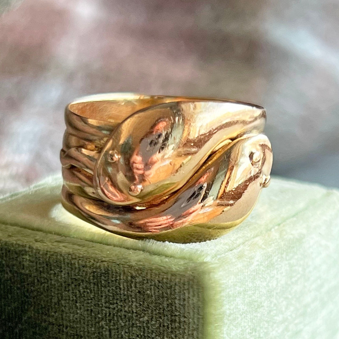 Antique Edwardian Double Snake Ring in 18 Karat Gold, Chester 1907